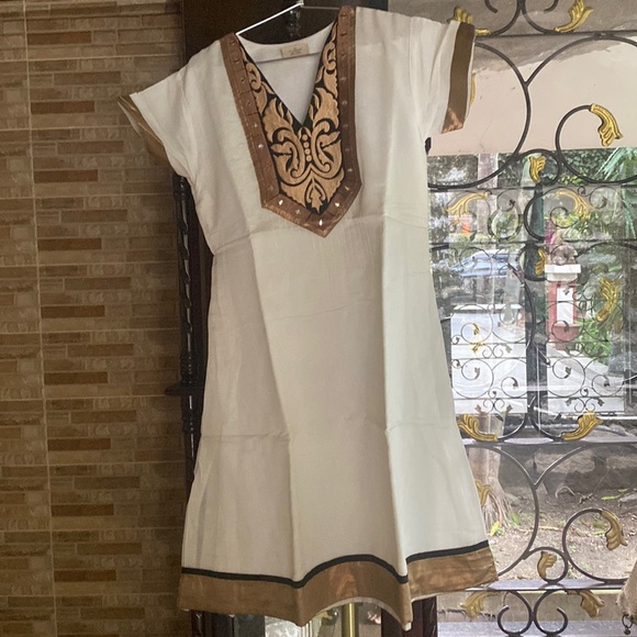 Other - Off white A-line below knee length kurti from Prapti,Kolkata